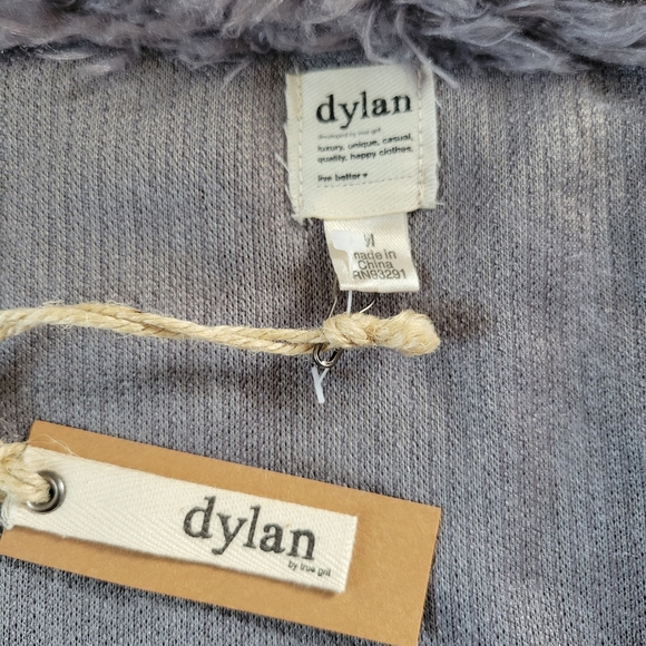 Dylan | NWT Chic Cozy Gray Faux Fur 3/4 Sleeve Teddy Coat (SIZE M) - Picture 12 of 15
